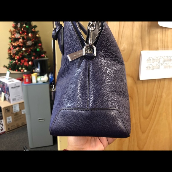 Micheal kors handbag - Picture 2 of 5